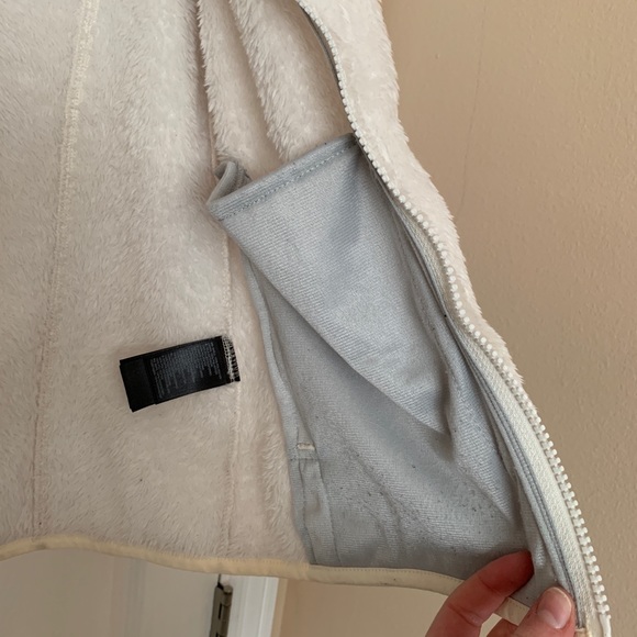 2 in 1 Northface Winter Jacket - Picture 9 of 9